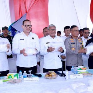 BNN AMANKAN TOKOH MASYARAKAT BENGKALIS SITA 29,9 KG SABU