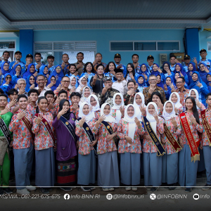 Kepala BNN RI Memberikan Materi Tentang P4GN di SMAN 4 Pangkal Pinang