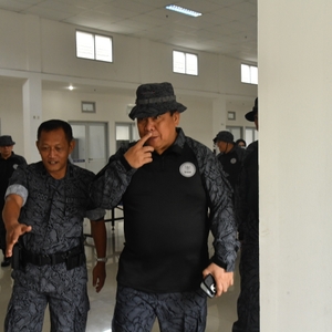 Kunjungan Kepala BNN ke Pusat Laboratorium BNN — foto 3