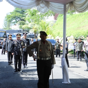 Kepala BNN RI menghadiri sekaligus menjadi Irup Persemayaman dan Pemberangkatan Jenazah Drs. A. Kliment Dwikorjanto, M.Si. — foto 8