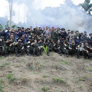 Sambut HUT Ke-21, BNN RI Musnahkan 4 Hektar Ladang Ganja Di Lhokseumawe — foto 15