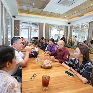 Media Time dengan Awak media Di Provinsi Bali — foto 3