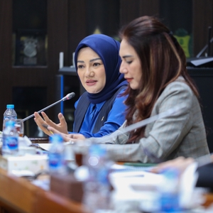 Rapat Dengar Pendapat antara BNN dengan DPR RI — foto 10