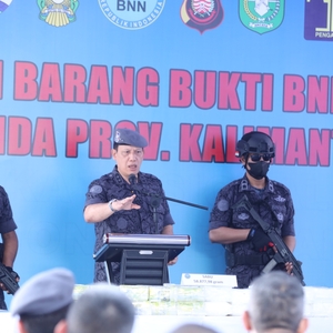 BNN RI MUSNAHKAN BARANG BUKTI NARKOTIKA DARI WILAYAH PERBATASAN INDONESIA-MALAYSIA DI PONTIANAK — foto 11