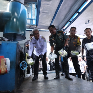BNN RI MUSNAHKAN BARANG BUKTI NARKOTIKA DARI WILAYAH PERBATASAN INDONESIA-MALAYSIA DI PONTIANAK — foto 25