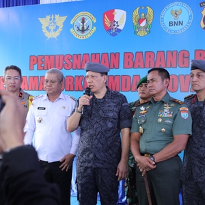 BNN RI MUSNAHKAN BARANG BUKTI NARKOTIKA DARI WILAYAH PERBATASAN INDONESIA-MALAYSIA DI PONTIANAK — foto 29