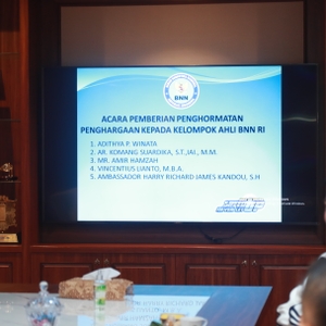 Kunjungan Kelompok Ahli BNN RI ke Ruang Kerja Ka BNN RI — foto 11