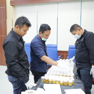 BNN RI Gelar Test Urine di Akhir Tahun 2023 — foto 11