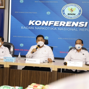 Rilis ungkap kasus Narkotika jenis Sabu dan Ekstasi, Kamis (28/1) — foto 10