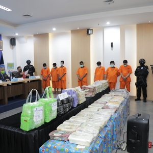 Rilis Ungkap Kasus Narkotika Jenis Sabu Jaringan Internasional — foto 9