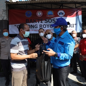 BAKTI SOSIAL BNN RI BANTU WARGA TERDAMPAK PANDEMI — foto 2