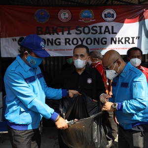 BAKTI SOSIAL BNN RI BANTU WARGA TERDAMPAK PANDEMI — foto 5