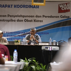 BNN – STAKEHOLDER PERKUAT AKSI MELAWAN NARKOBA MELALUI PENGUATAN PENGAWASAN DISTRIBUSI PSIKOTROPIKA DAN OBAT KERAS — foto 9