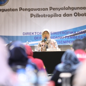 BNN – STAKEHOLDER PERKUAT AKSI MELAWAN NARKOBA MELALUI PENGUATAN PENGAWASAN DISTRIBUSI PSIKOTROPIKA DAN OBAT KERAS — foto 11
