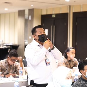BNN – STAKEHOLDER PERKUAT AKSI MELAWAN NARKOBA MELALUI PENGUATAN PENGAWASAN DISTRIBUSI PSIKOTROPIKA DAN OBAT KERAS — foto 13