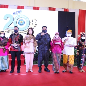 Puncak Peringatan HUT BNN RI ke-20_Pemotongan Tumpeng Oleh Ka BNN RI — foto 8