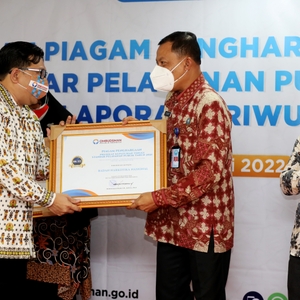 BNN Raih Penghargaan Kepatuhan Terhadap Standar Pelayanan Publik dari Ombudsman Republik Indonesia — foto 1