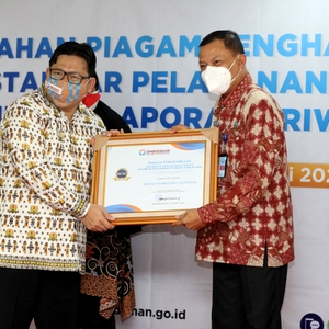 BNN Raih Penghargaan Kepatuhan Terhadap Standar Pelayanan Publik dari Ombudsman Republik Indonesia — foto 2