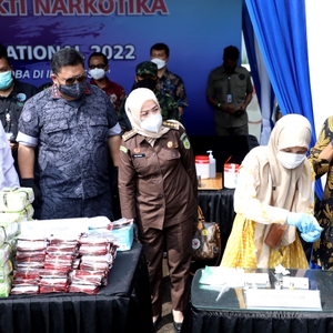Pemusnahan Barang Bukti 308 kg sabu dan 29 ribu butir happy five — foto 5